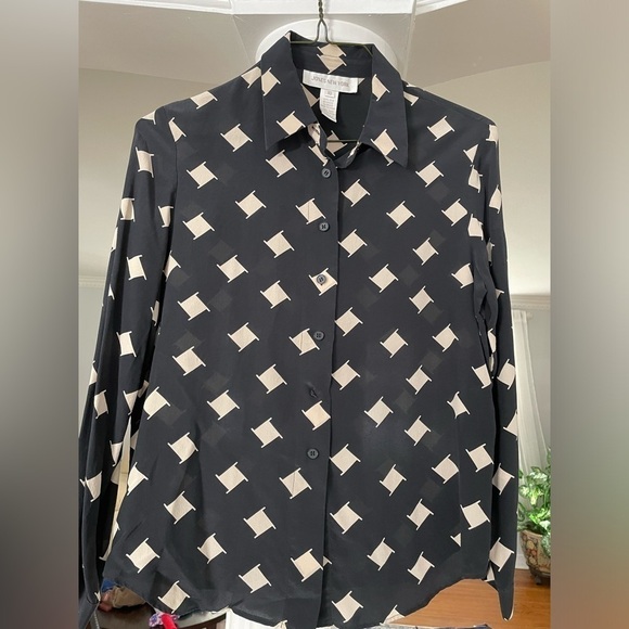 Jones New York Tops - Joes New York women’s long sleeve button down 100% silk black/ tan blouse